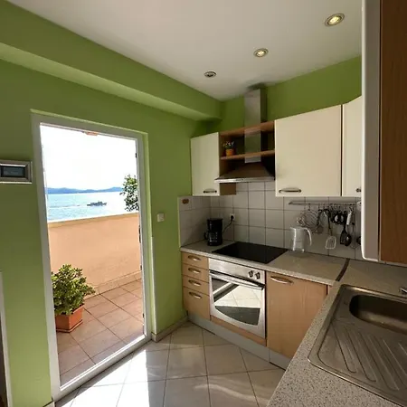 Sunset Apartment *